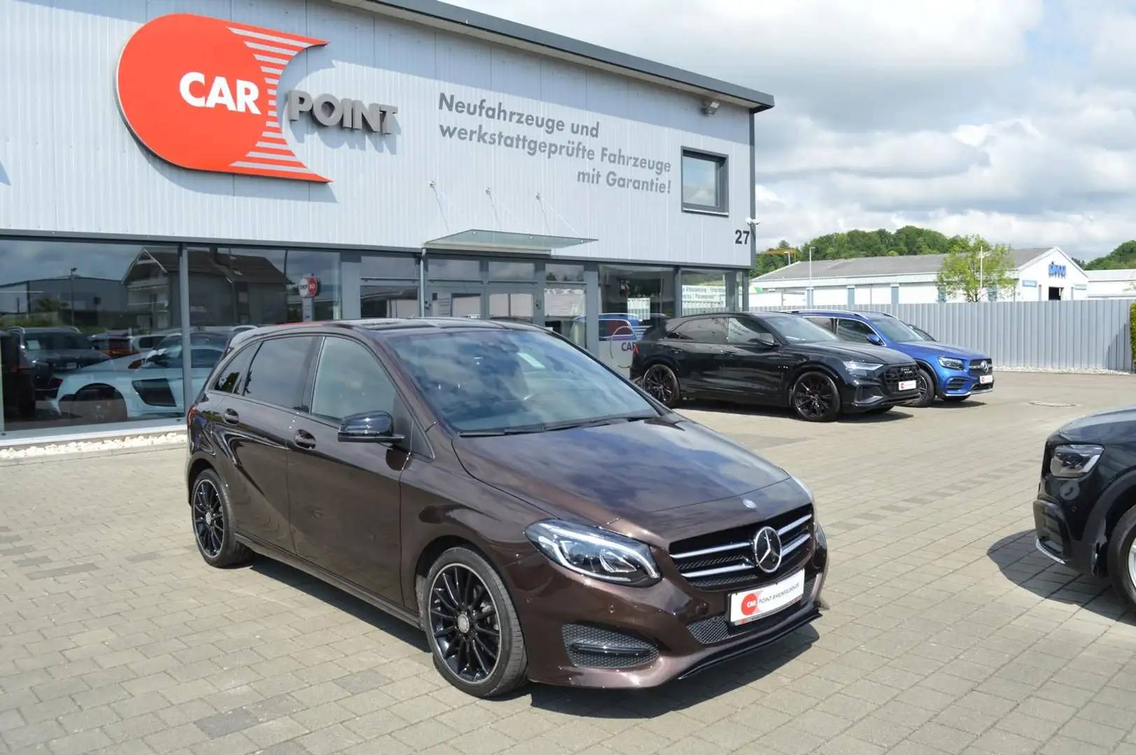 Mercedes-Benz B 200 Urban*Night*Distr*Navi*PDC*SHZ*LED*Distr. Braun - 1