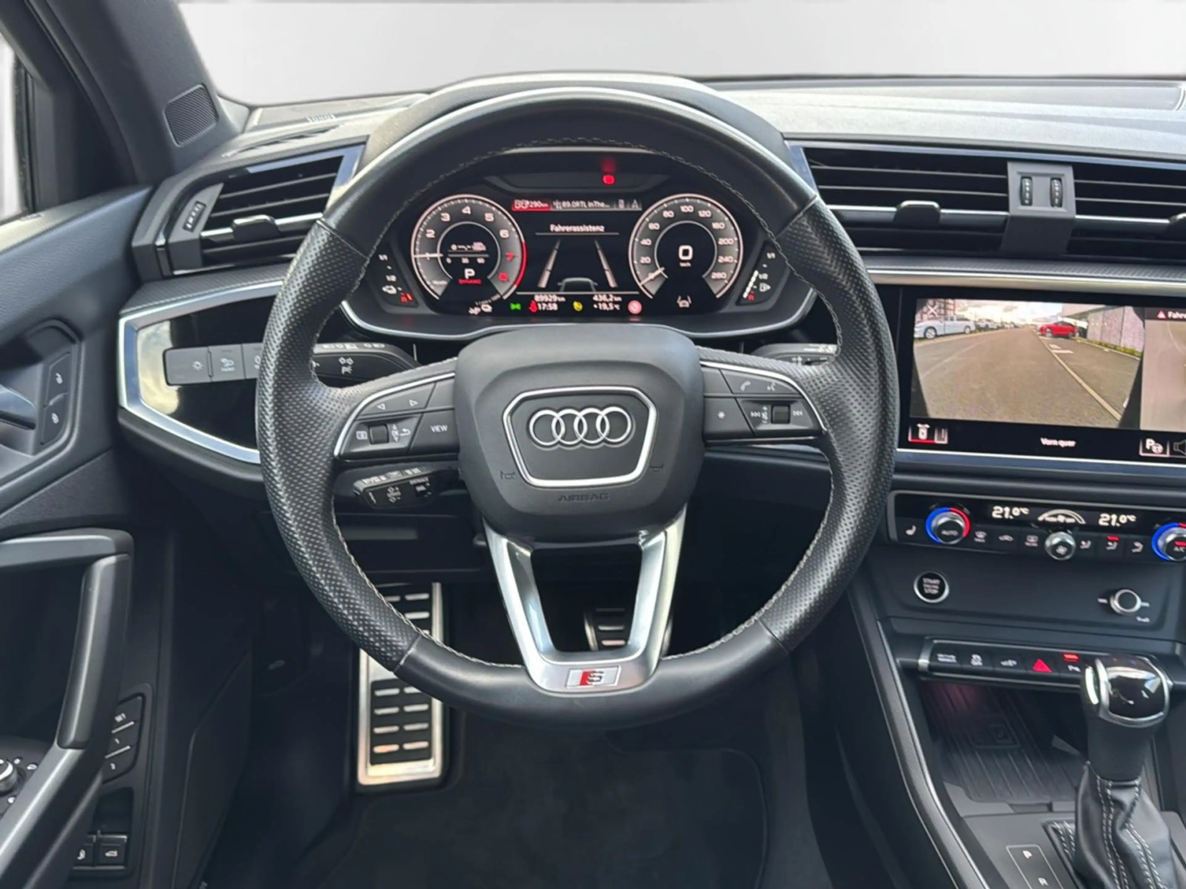 Audi Q3 45 TFSIe S line Matrix-LED AHK Navi Sonos 21" — photo 9