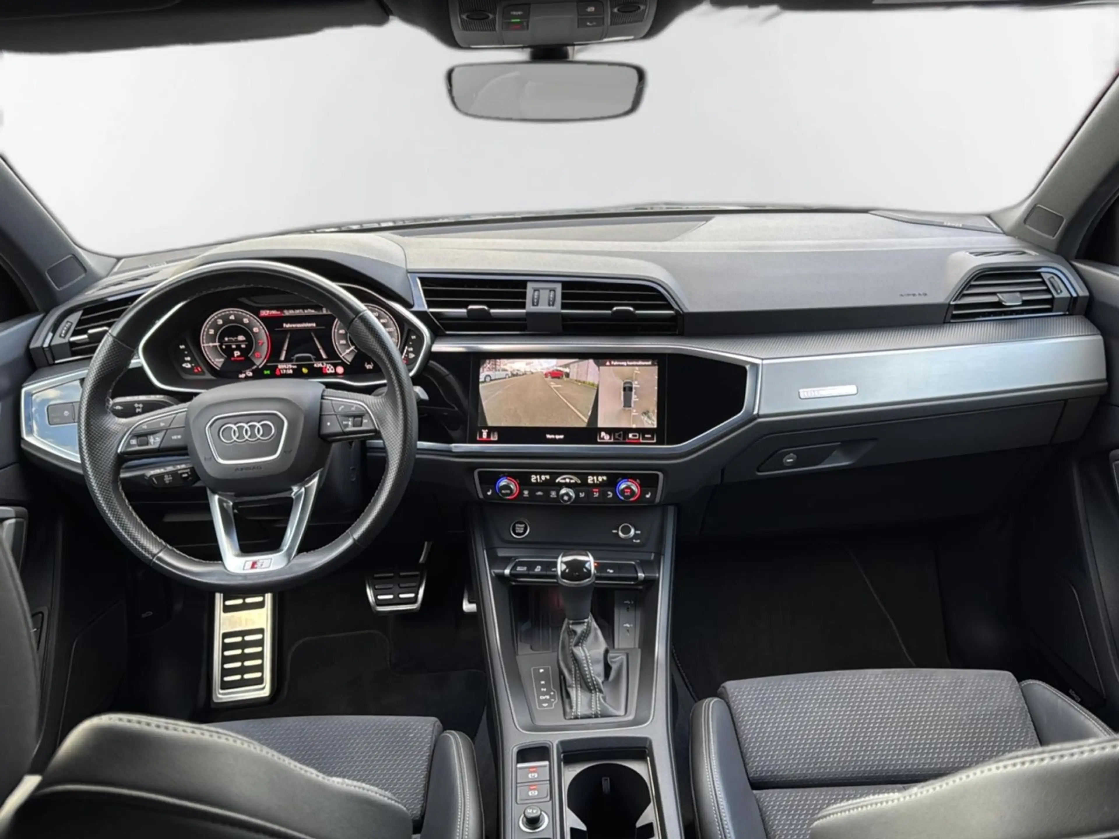 Audi Q3 45 TFSIe S line Matrix-LED AHK Navi Sonos 21" — photo 12