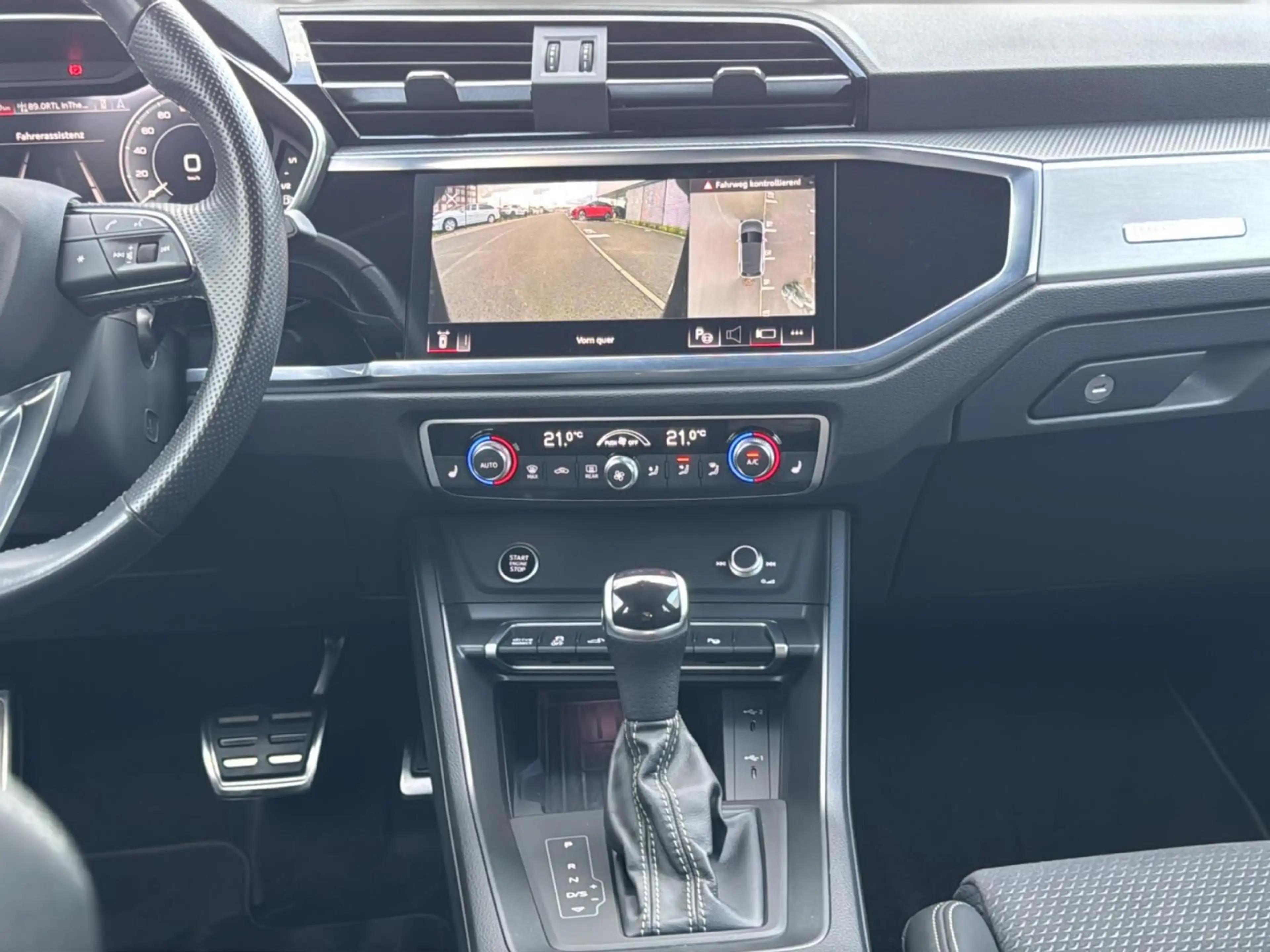 Audi Q3 45 TFSIe S line Matrix-LED AHK Navi Sonos 21" — photo 14