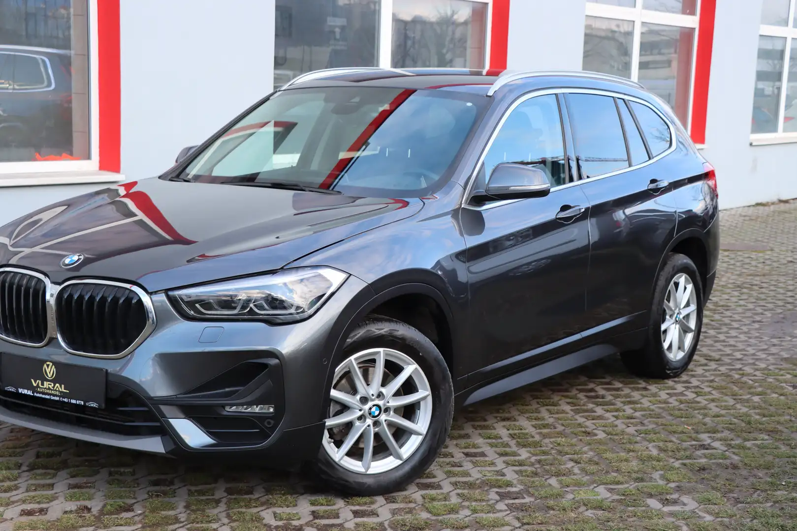 BMW X1 sDriv18dAdvntage|Rückfahrkamer|PDC|Navi|Head up Grau - 2