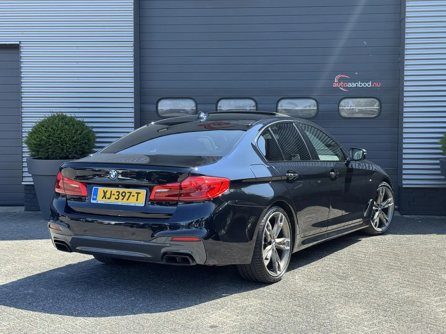 BMW M550 5-serie M550i xDrive High Executive | Panoramadak Gris - 2
