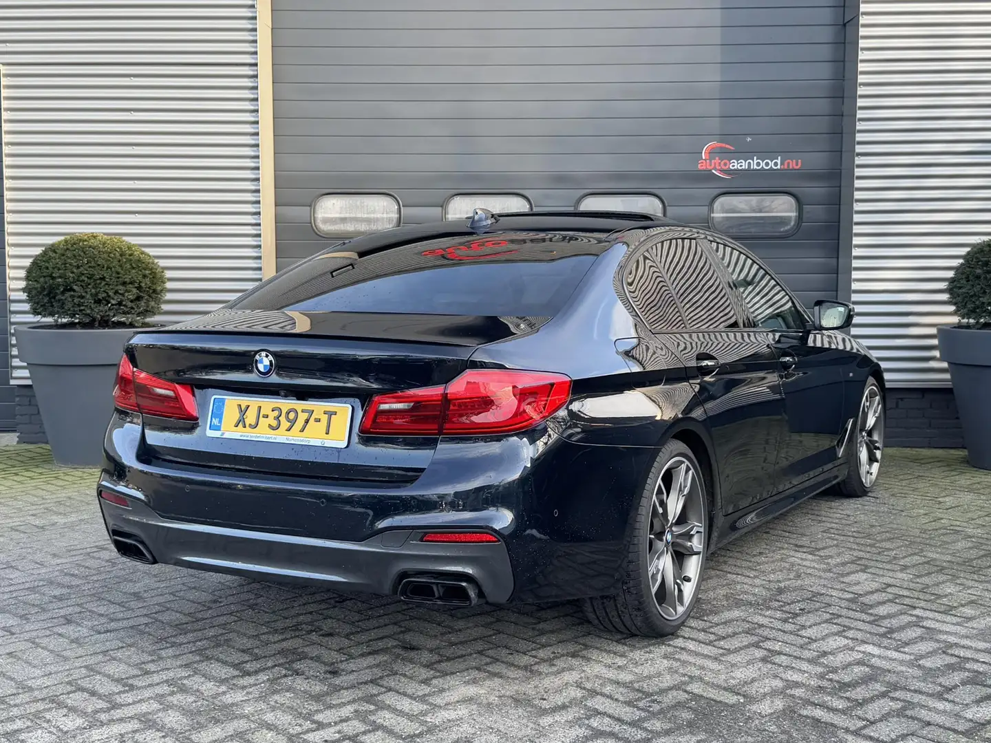 BMW M550 5-serie M550i xDrive High Executive | Panoramadak Gri - 2