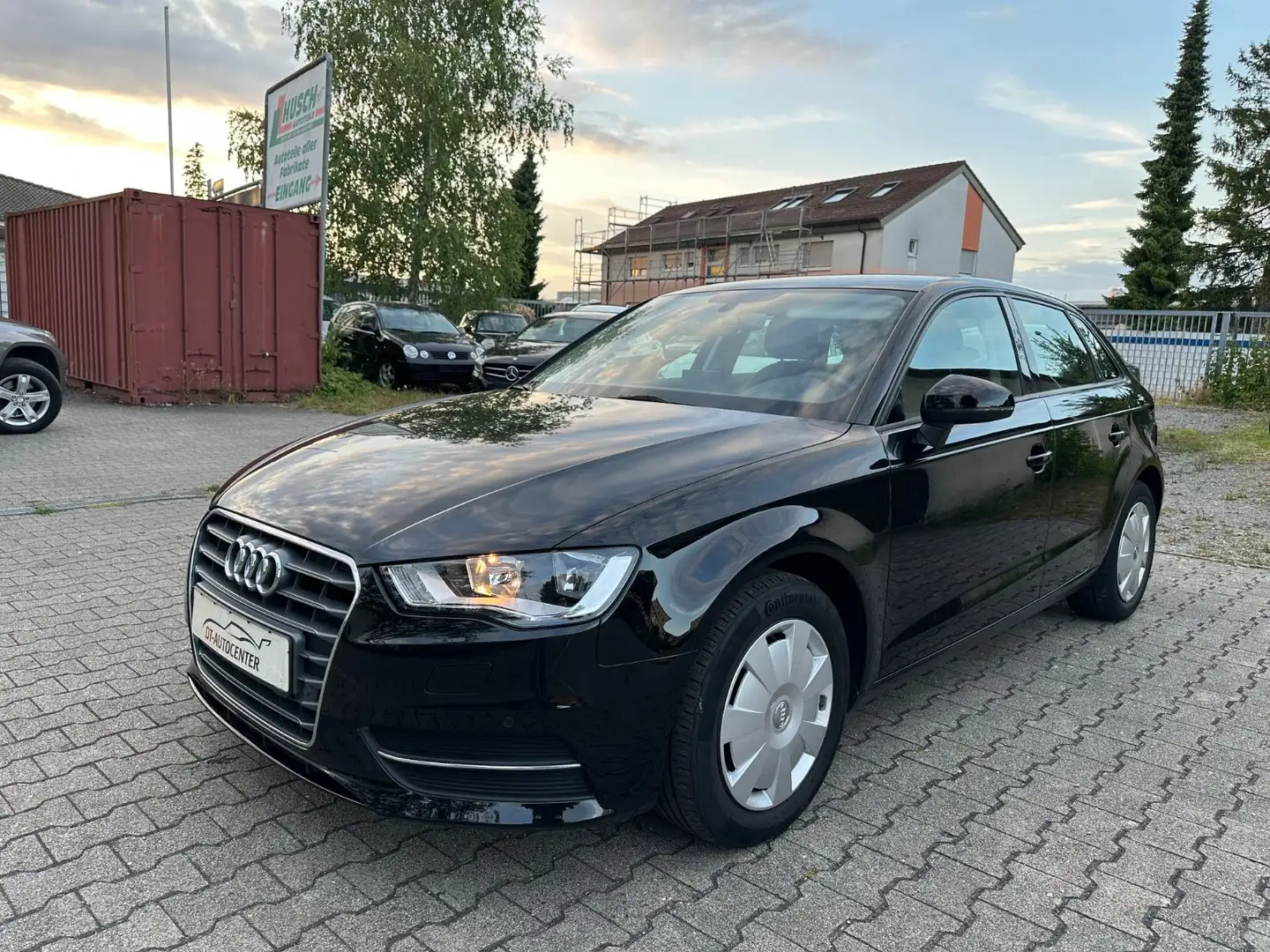 Audi A3 Sportback attraction Noir - 1