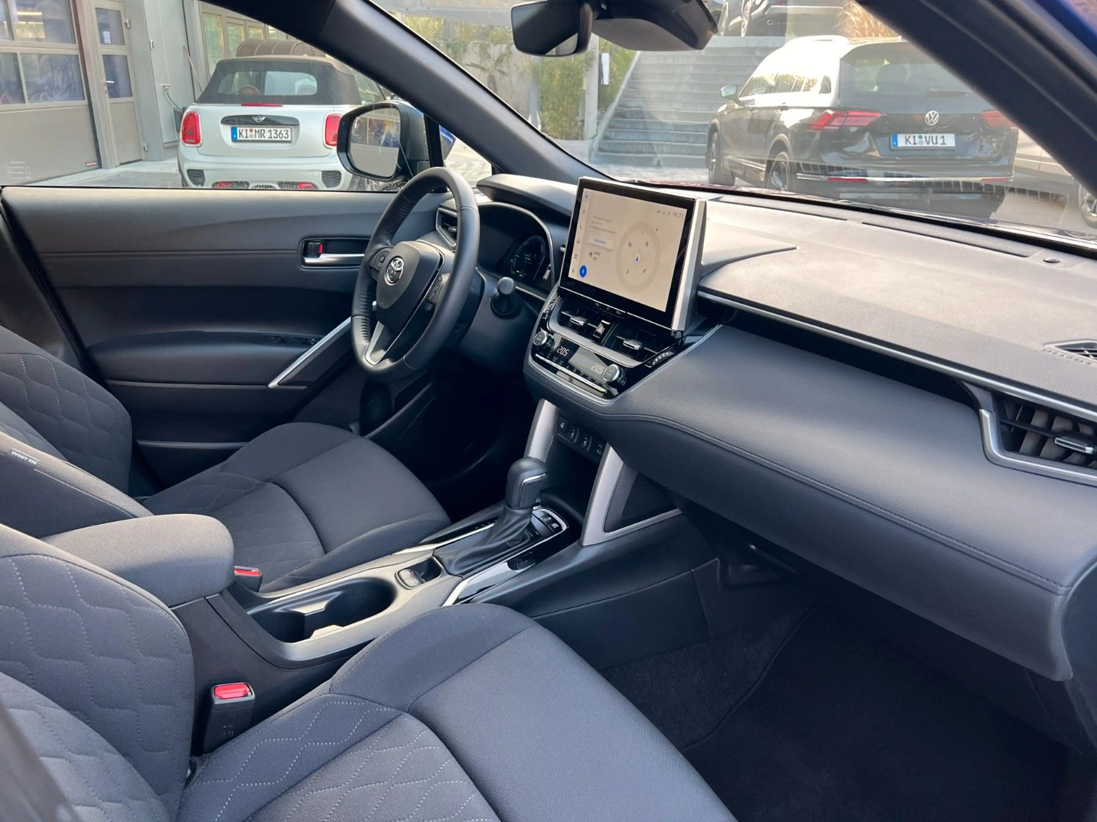 Toyota Corolla Cross 1.8 Hybrid Style Comfort BSM *TOP* — photo 10