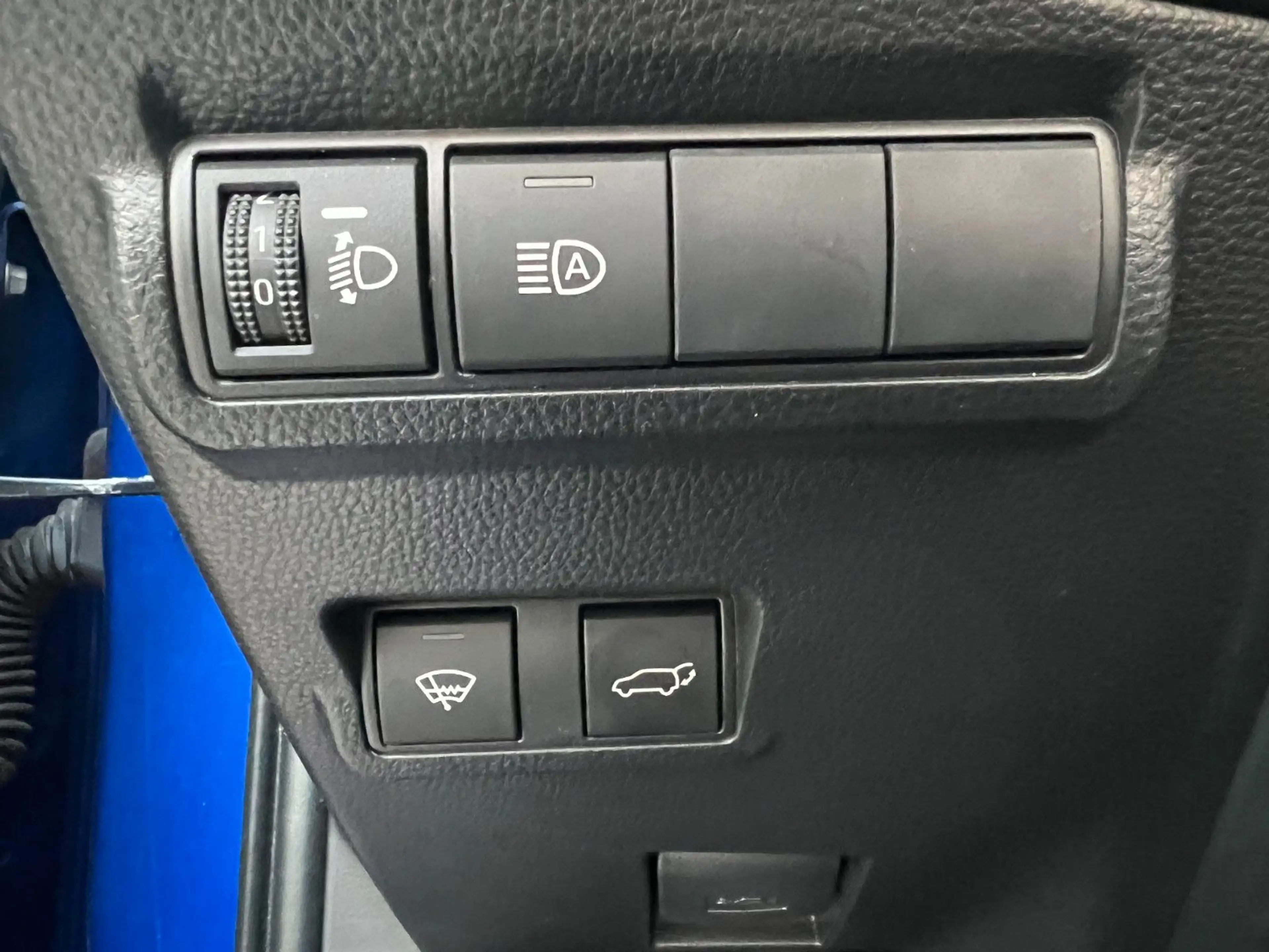 Toyota Corolla Cross 1.8 Hybrid Style Comfort BSM *TOP* — photo 15