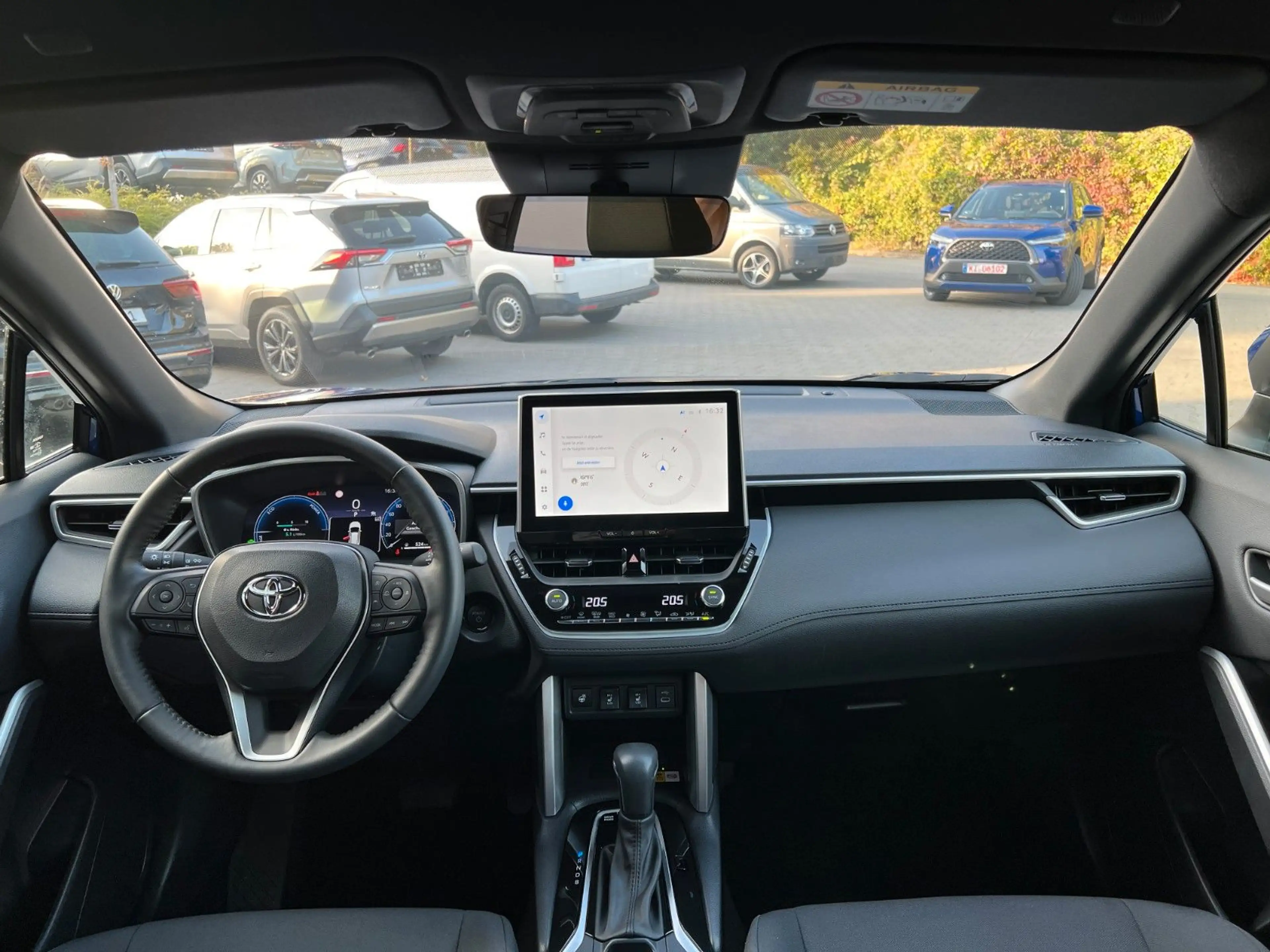 Toyota Corolla Cross 1.8 Hybrid Style Comfort BSM *TOP* — photo 9