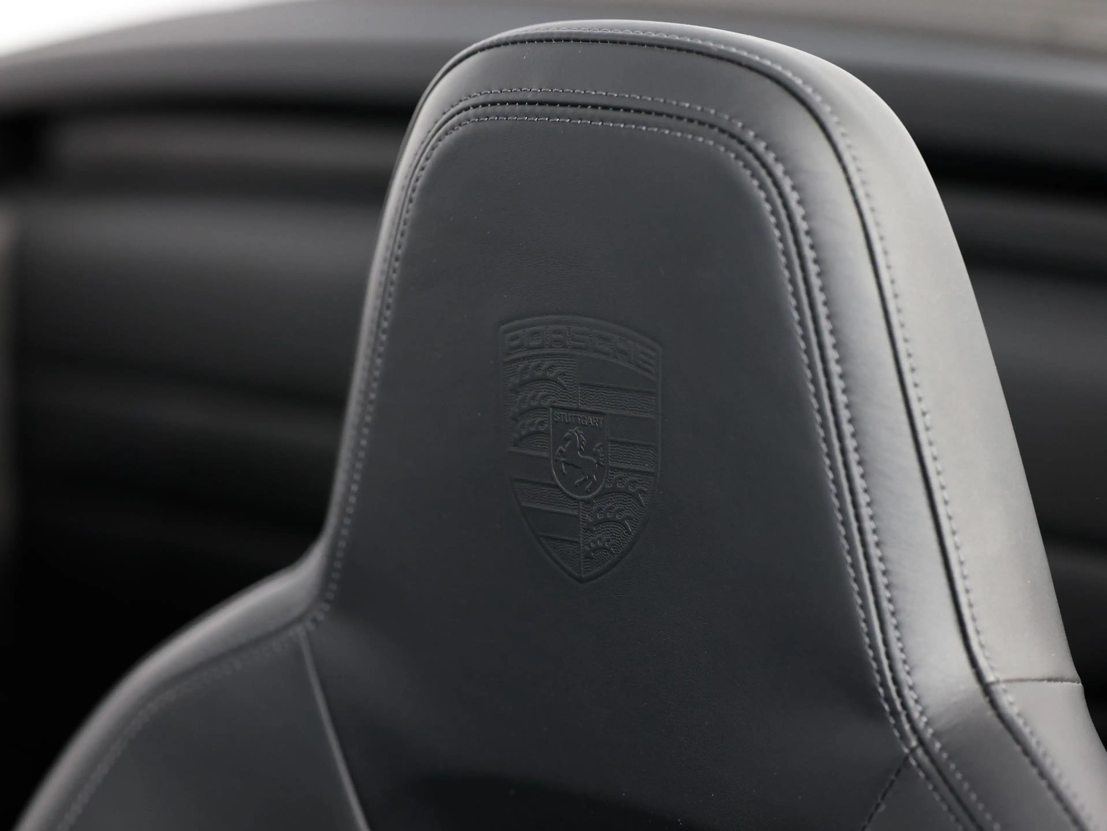 Porsche 992 4S Cabriolet — photo 9
