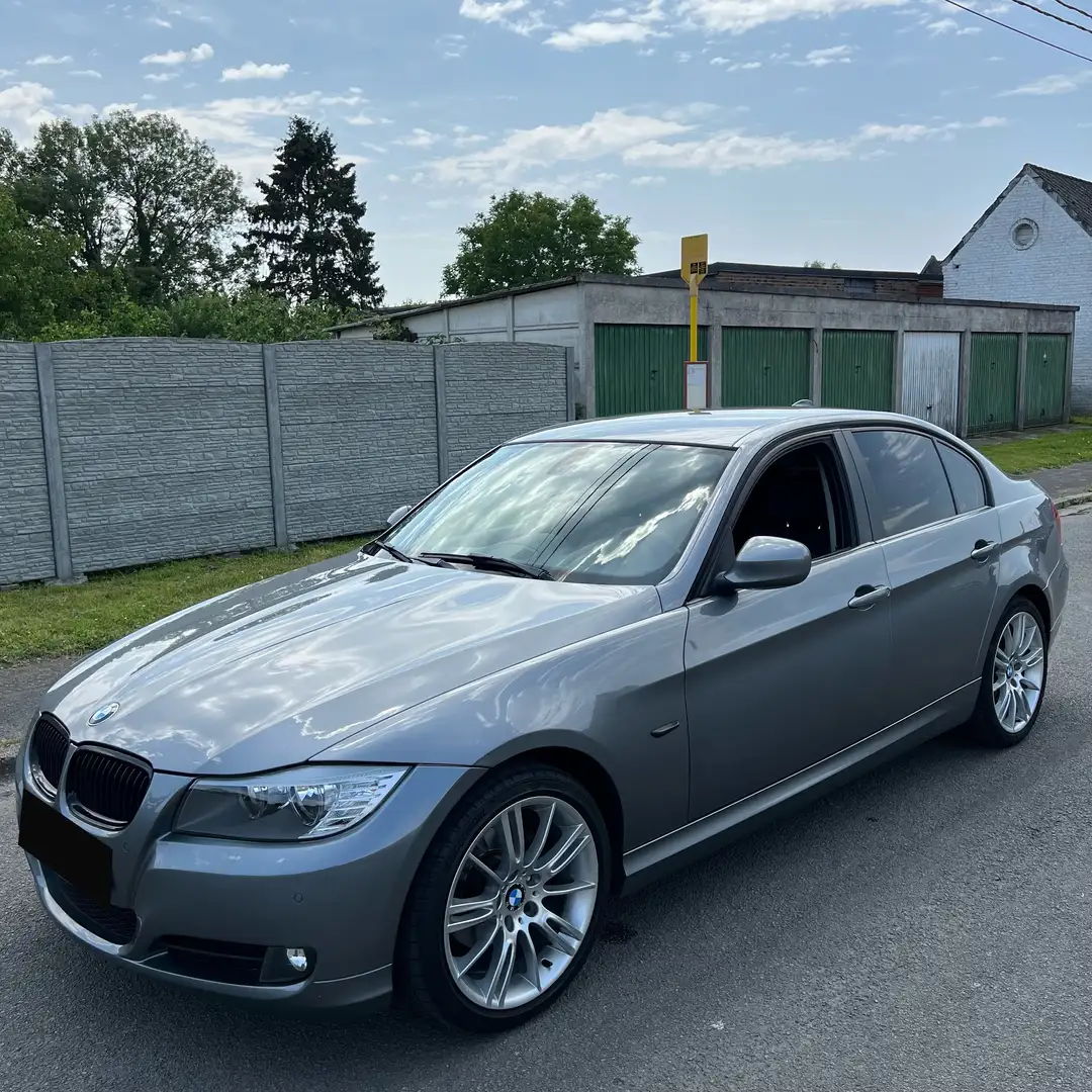 BMW 318 318 dA Boite Automatique // Navi // cuir//... Gris - 1