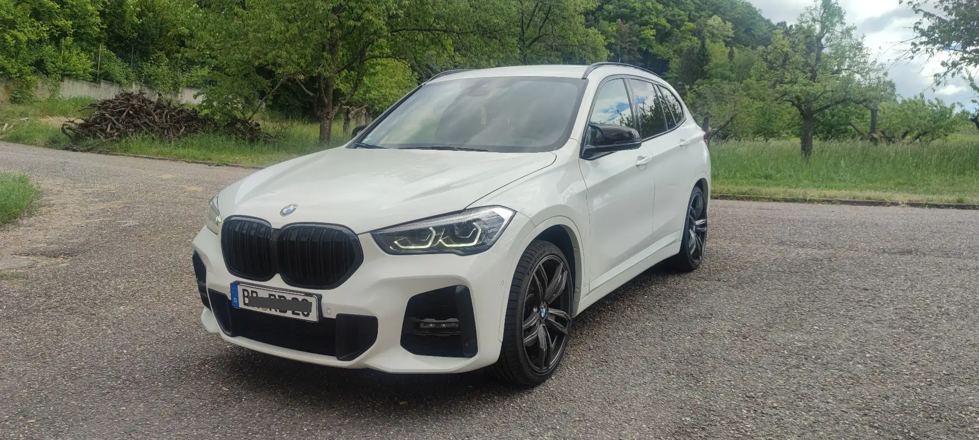 BMW X1 F48 LCI sDrive20d Aut. M Sport AHK *Garantie* Weiß - 1
