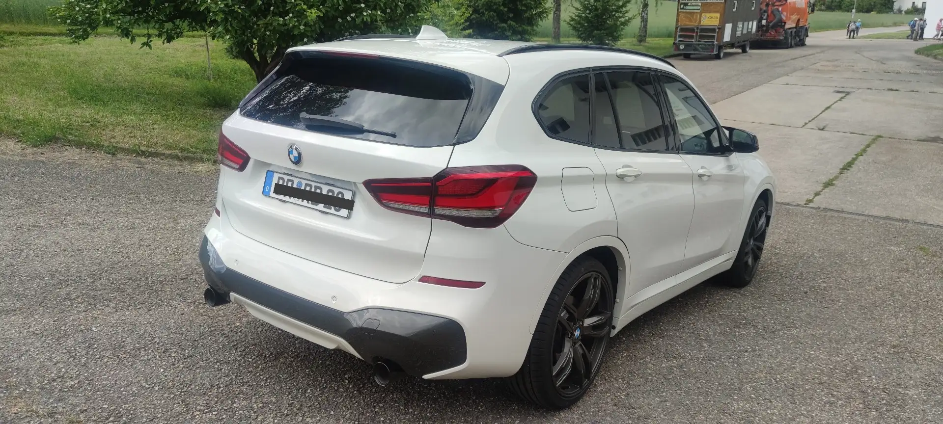 BMW X1 F48 LCI sDrive20d Aut. M Sport AHK *Garantie* Weiß - 2