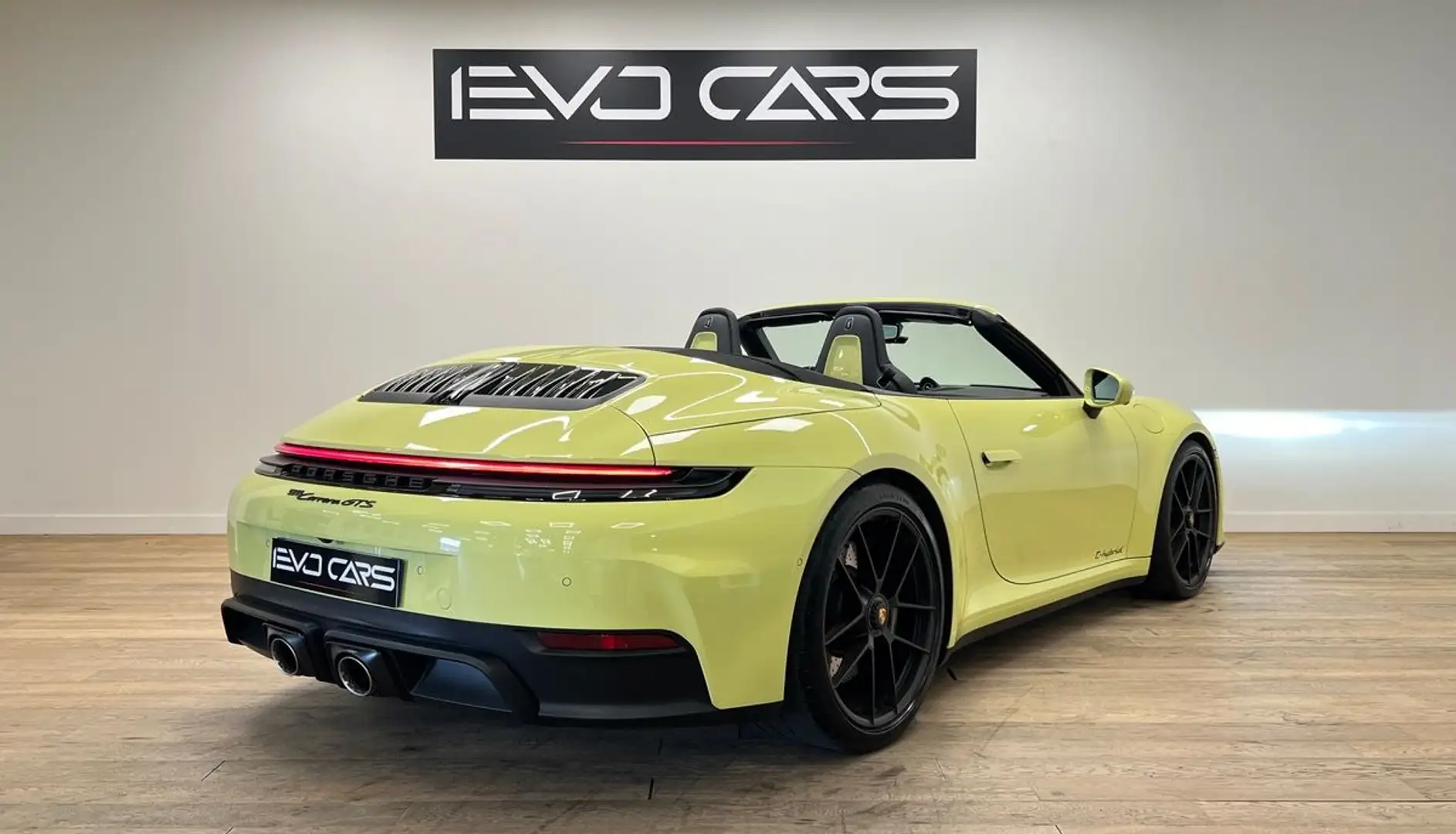 Porsche 992 992.2 GTS Cabriolet 3.6 541 ch 1ère main / LIFT / PSE / PDLS%2B / Jaune Carthagène Jaune - 2