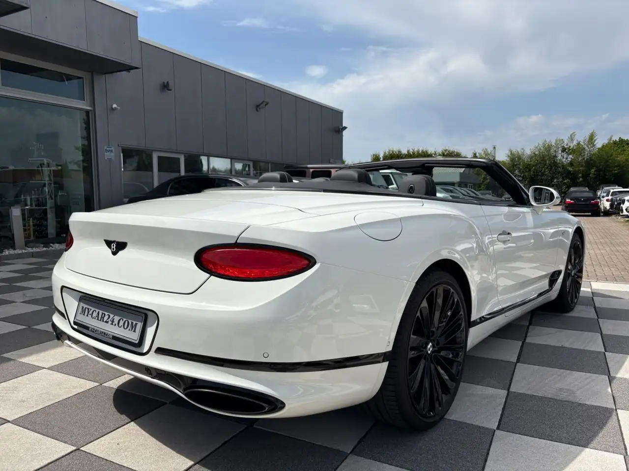 Bentley Continental GTC 2021 — фото 11