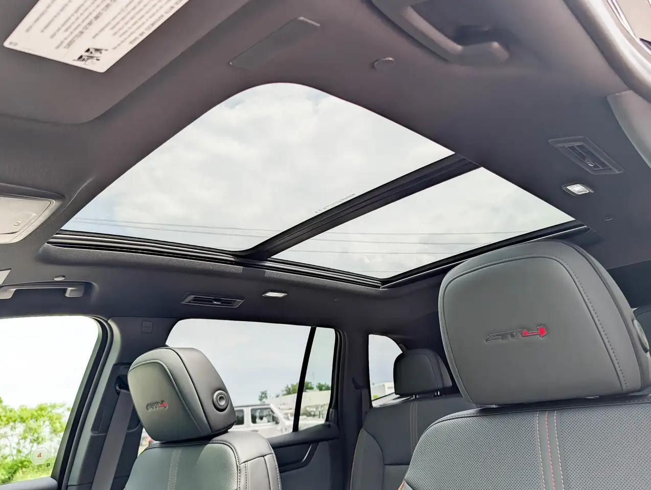 GMC Acadia снимка GMC Acadia