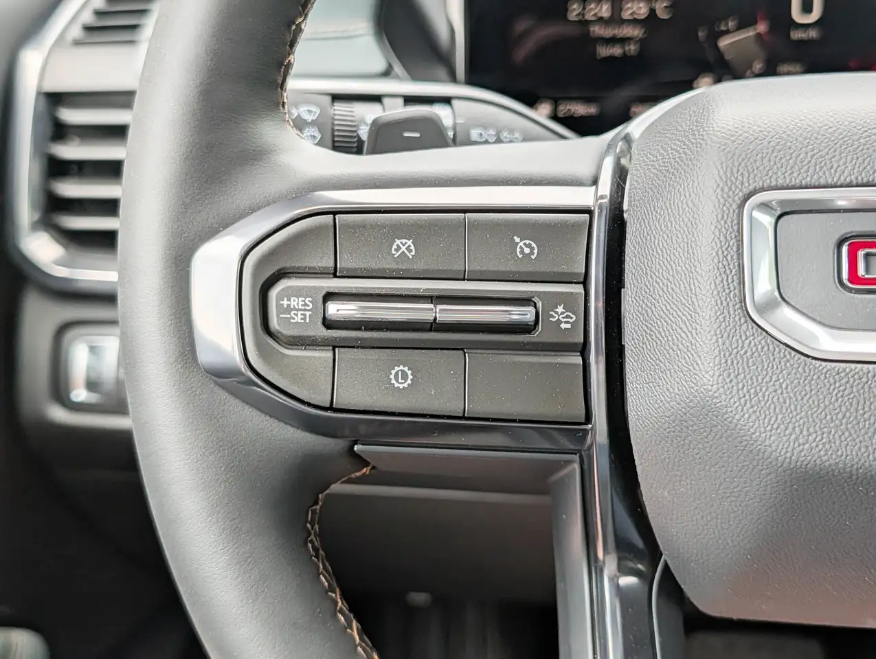 GMC Acadia снимка GMC Acadia