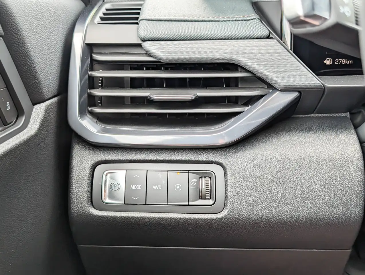 GMC Acadia снимка GMC Acadia