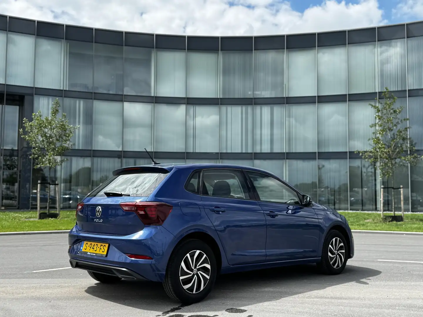 Volkswagen Polo 1.0 TSI Go LED Apple / Android / Camera / Digital Azul - 2