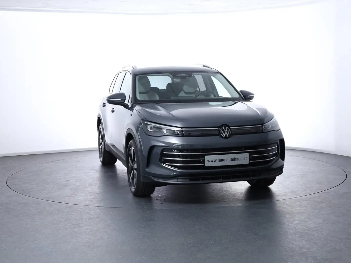 Volkswagen Tiguan Elegance eTSI DSG Grau - 2