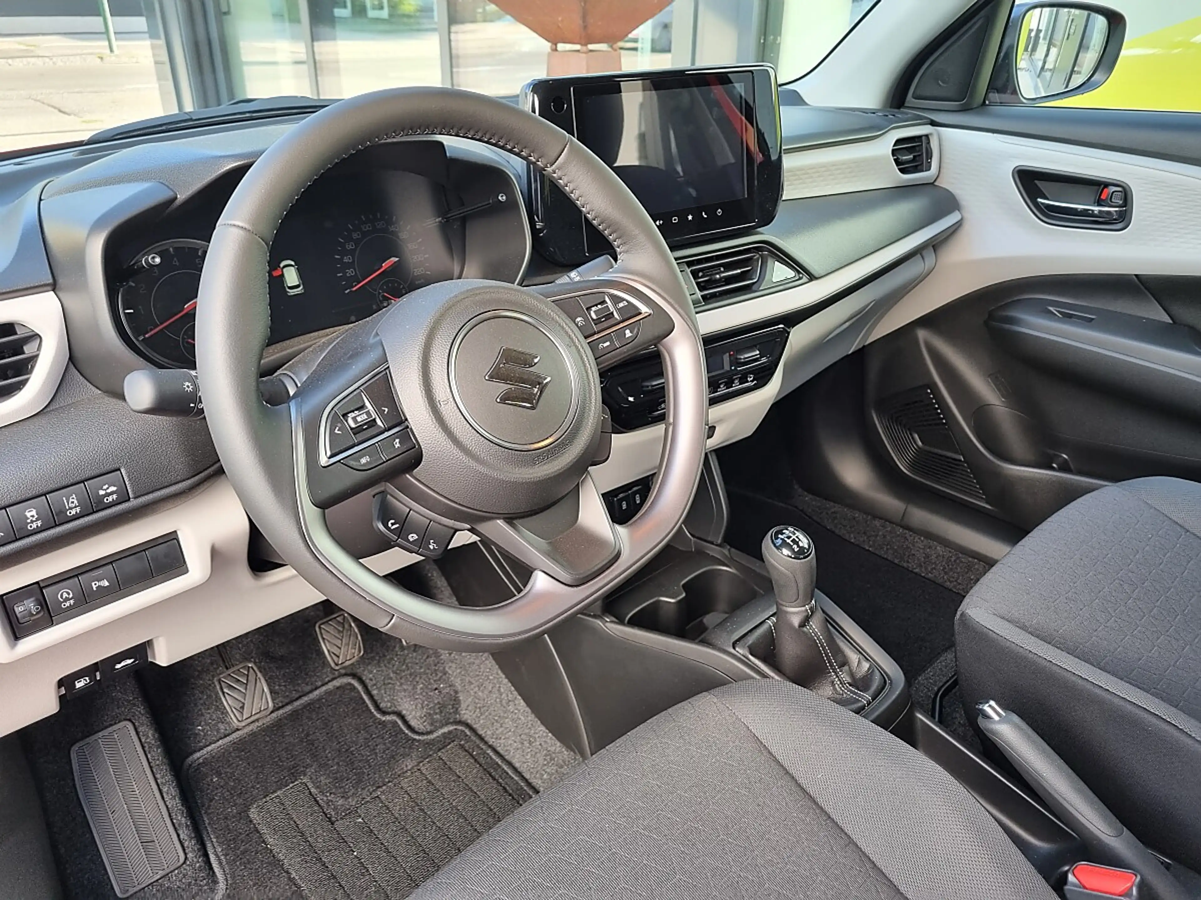 Suzuki Swift 1,2 Hybrid Allgrip Shine — photo 5