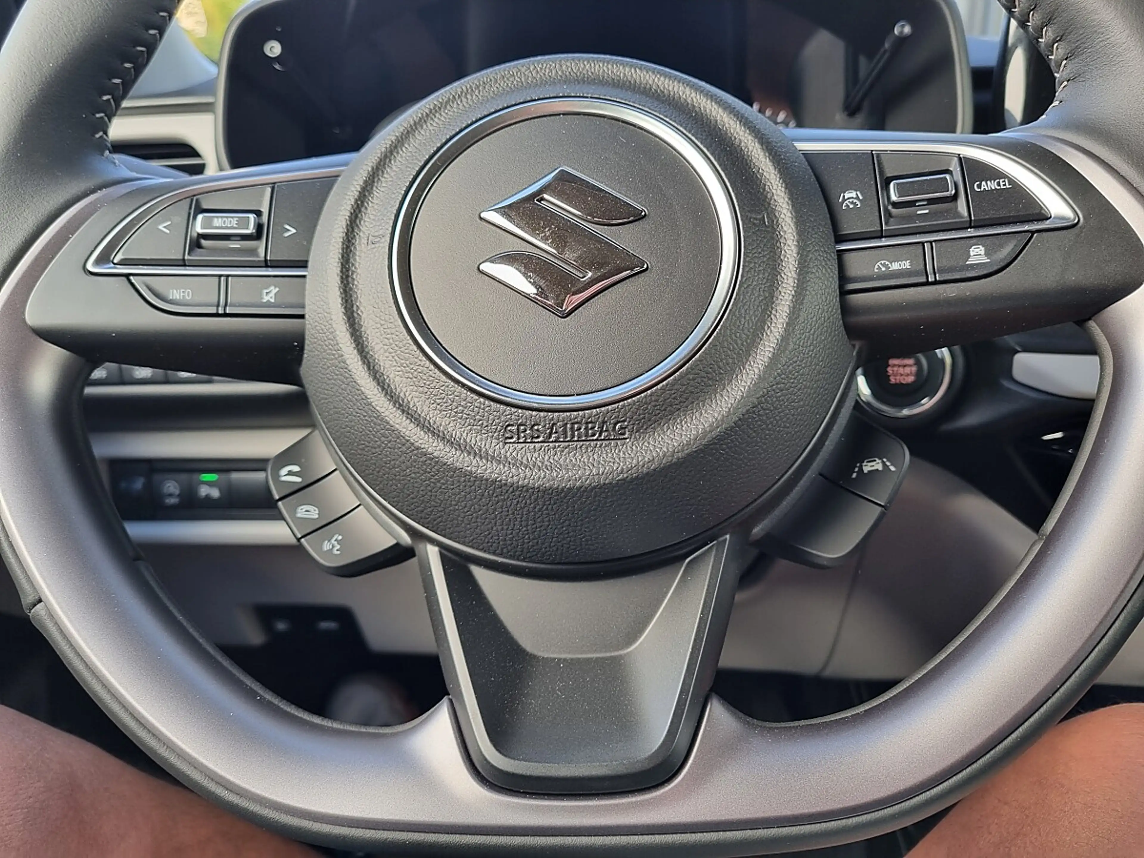 Suzuki Swift 1,2 Hybrid Allgrip Shine — photo 8