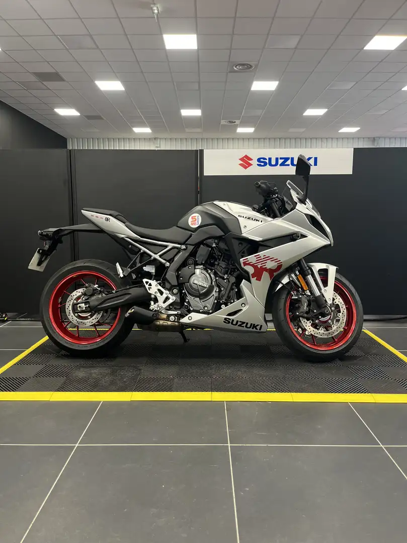 Suzuki GSX 8R Gris - 2