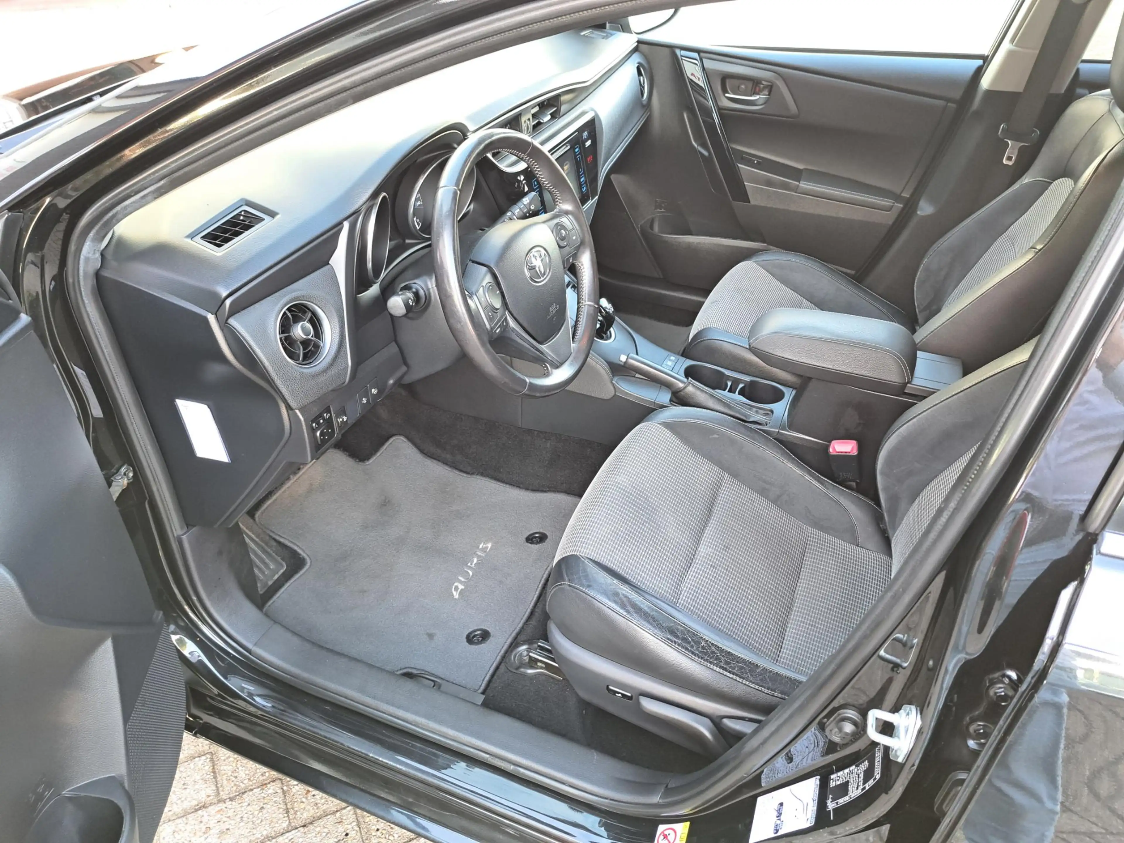 Toyota Auris 1.8 Hybrid Executive NETTE NL- AUTO LICHTMETAAL ME — photo 10