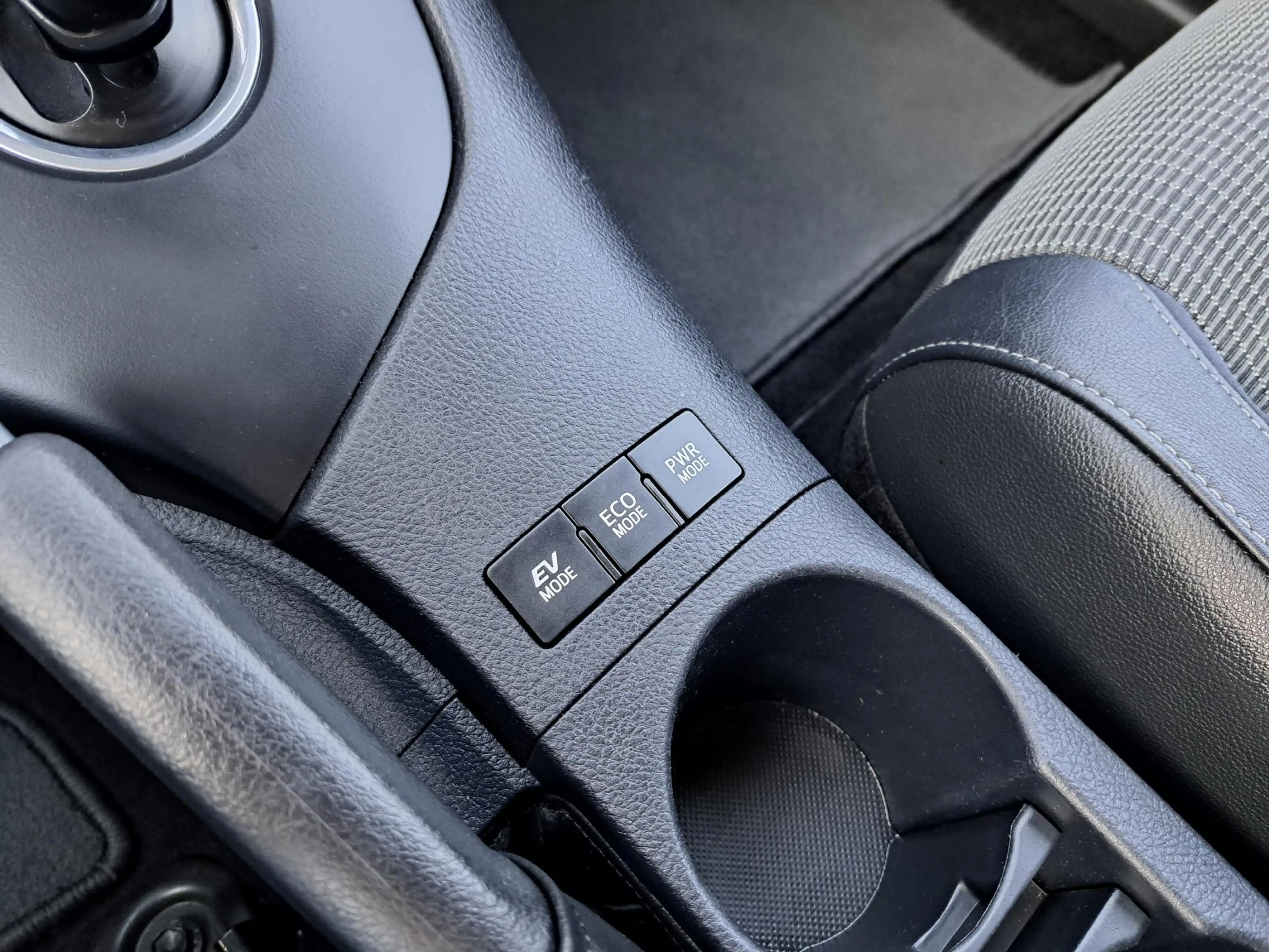 Toyota Auris 1.8 Hybrid Executive NETTE NL- AUTO LICHTMETAAL ME — photo 23