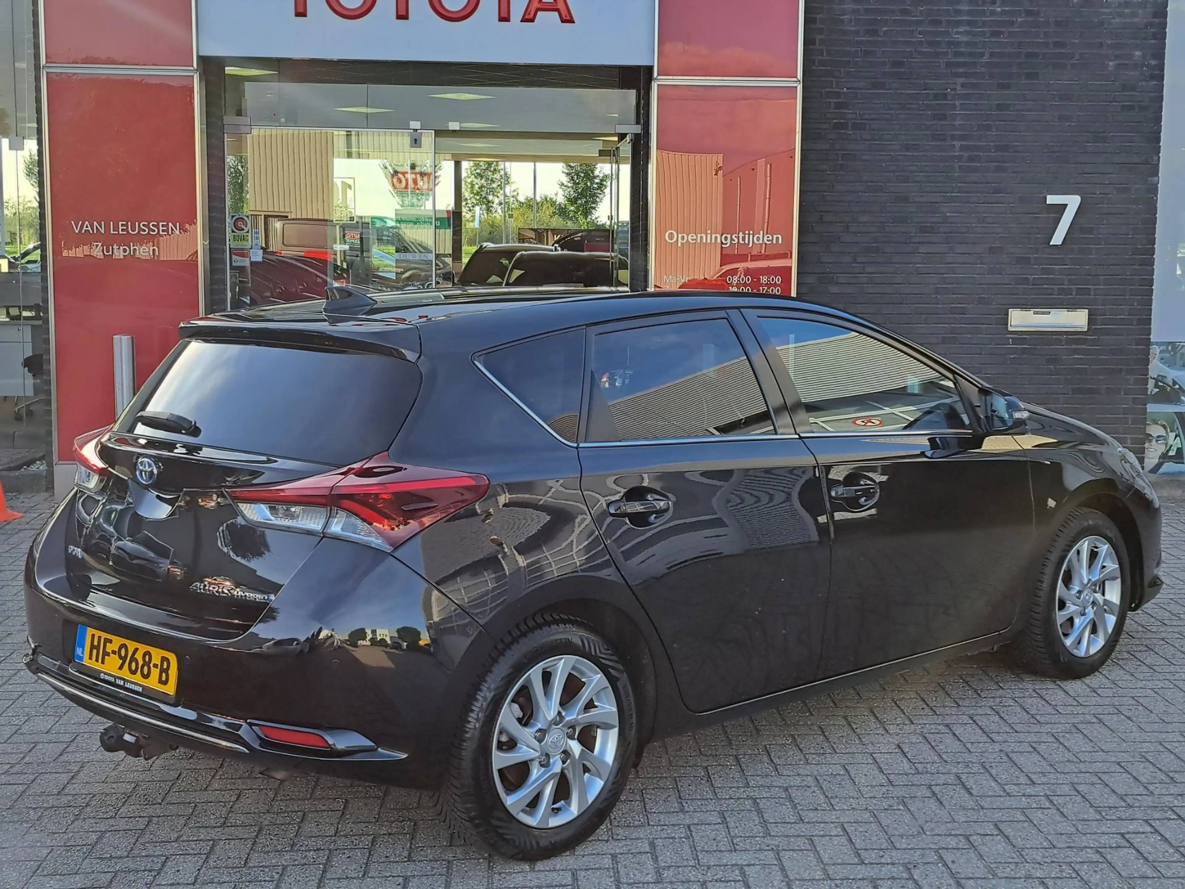 Toyota Auris 1.8 Hybrid Executive NETTE NL- AUTO LICHTMETAAL ME — photo 2