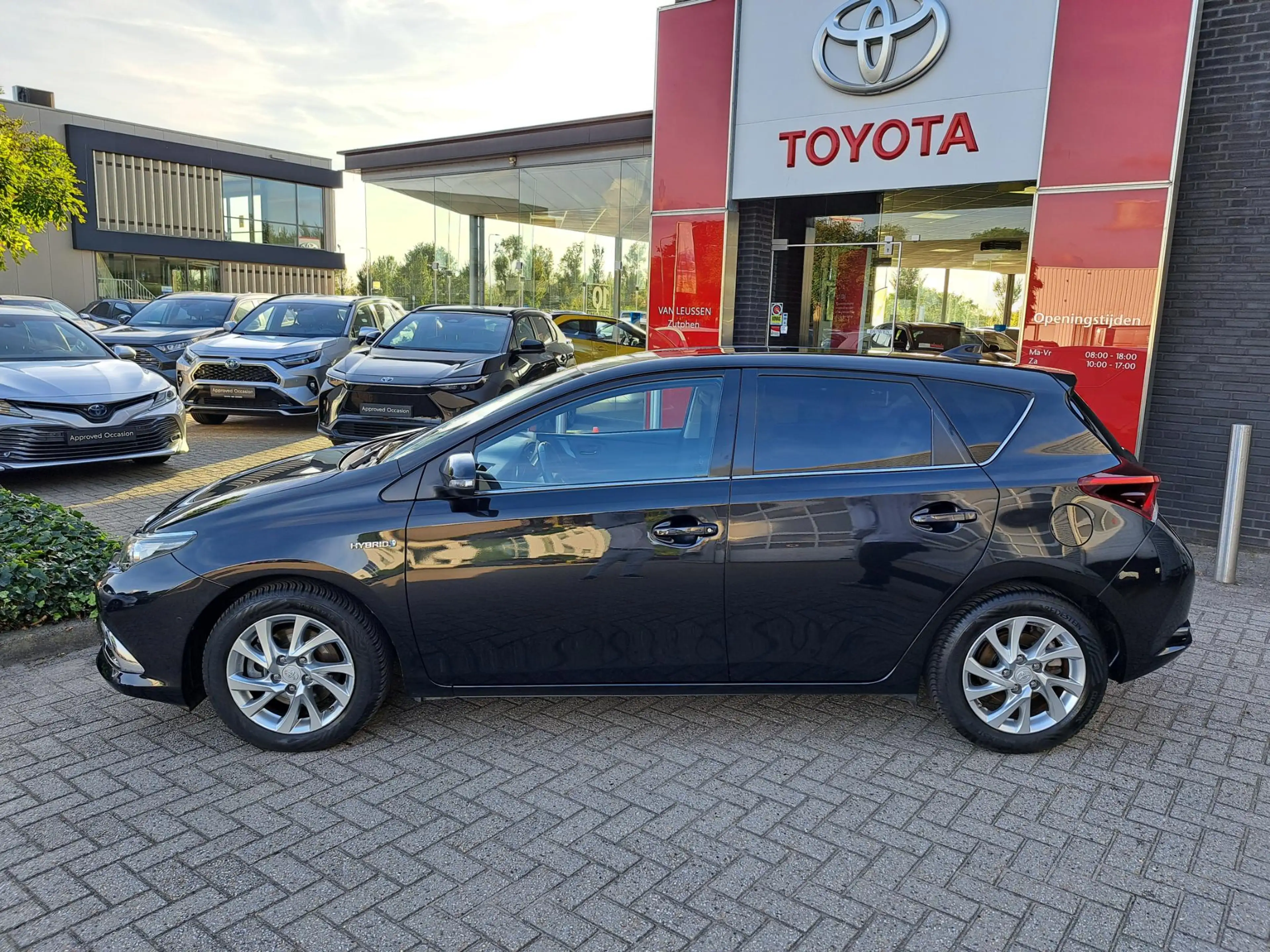 Toyota Auris 1.8 Hybrid Executive NETTE NL- AUTO LICHTMETAAL ME — photo 3
