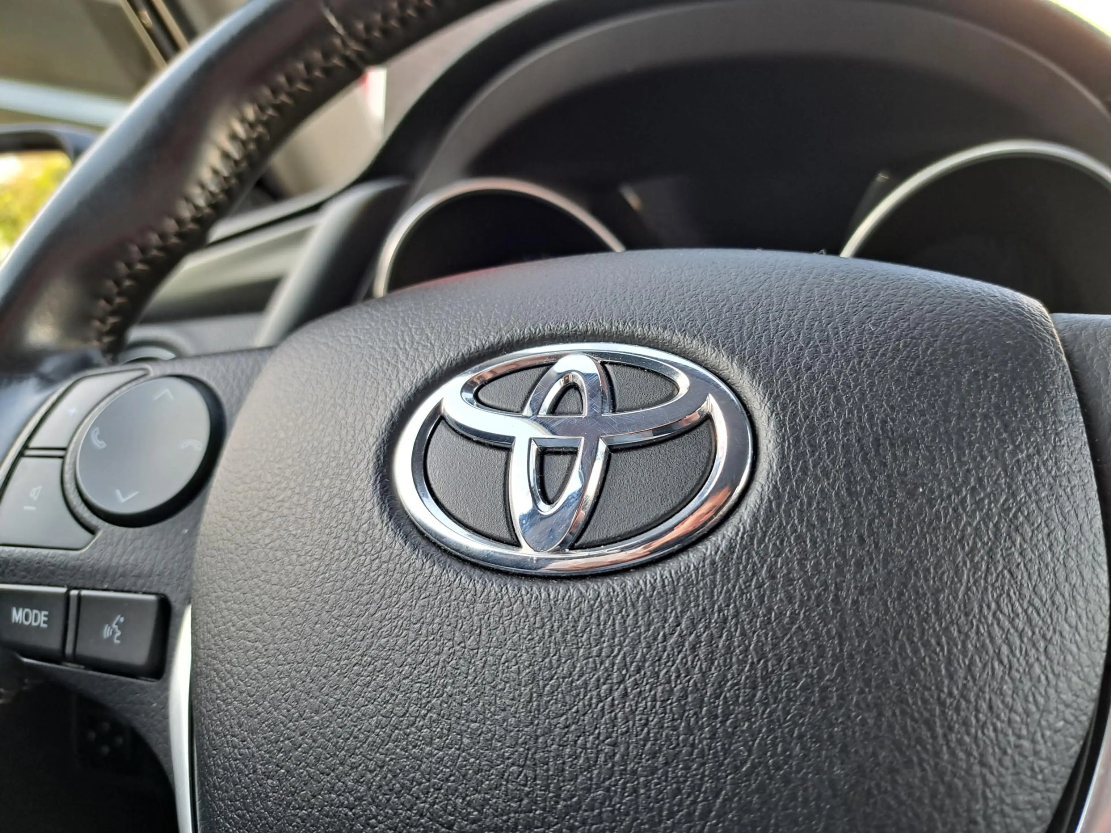 Toyota Auris 1.8 Hybrid Executive NETTE NL- AUTO LICHTMETAAL ME — photo 17