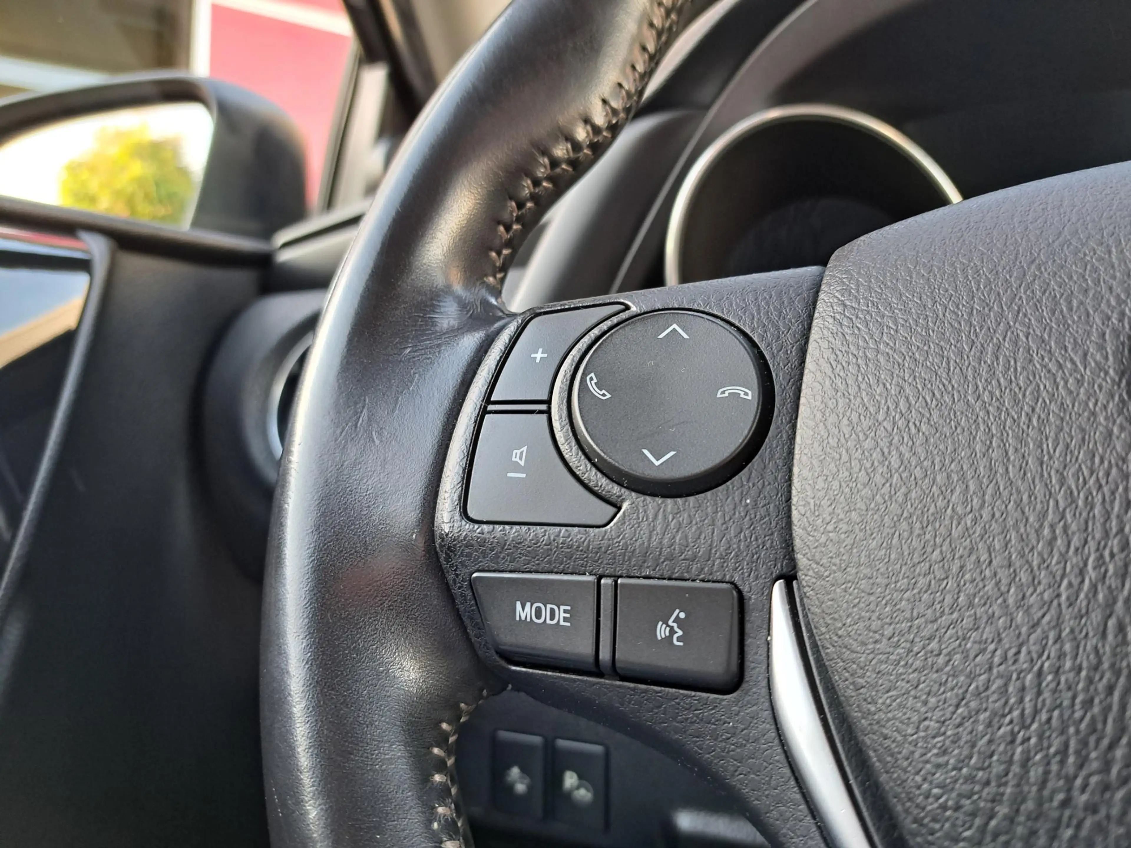 Toyota Auris 1.8 Hybrid Executive NETTE NL- AUTO LICHTMETAAL ME — photo 16