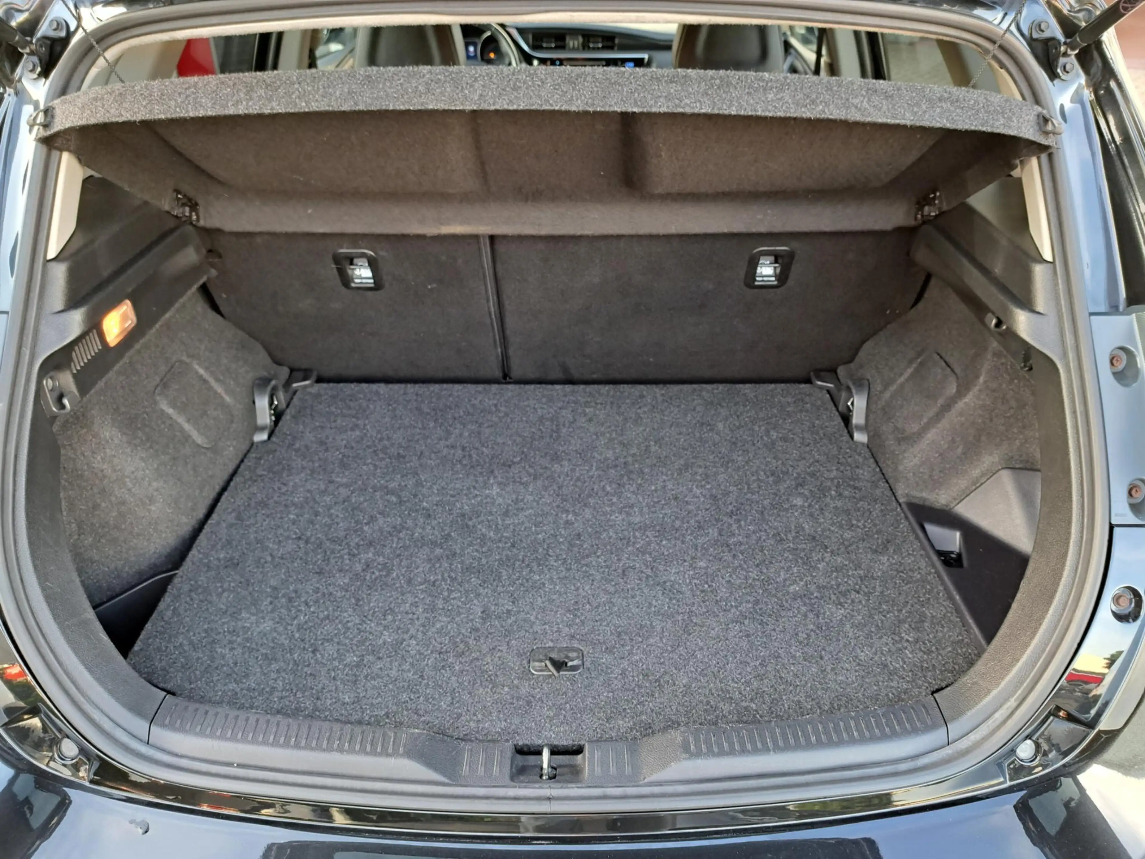 Toyota Auris 1.8 Hybrid Executive NETTE NL- AUTO LICHTMETAAL ME — photo 24