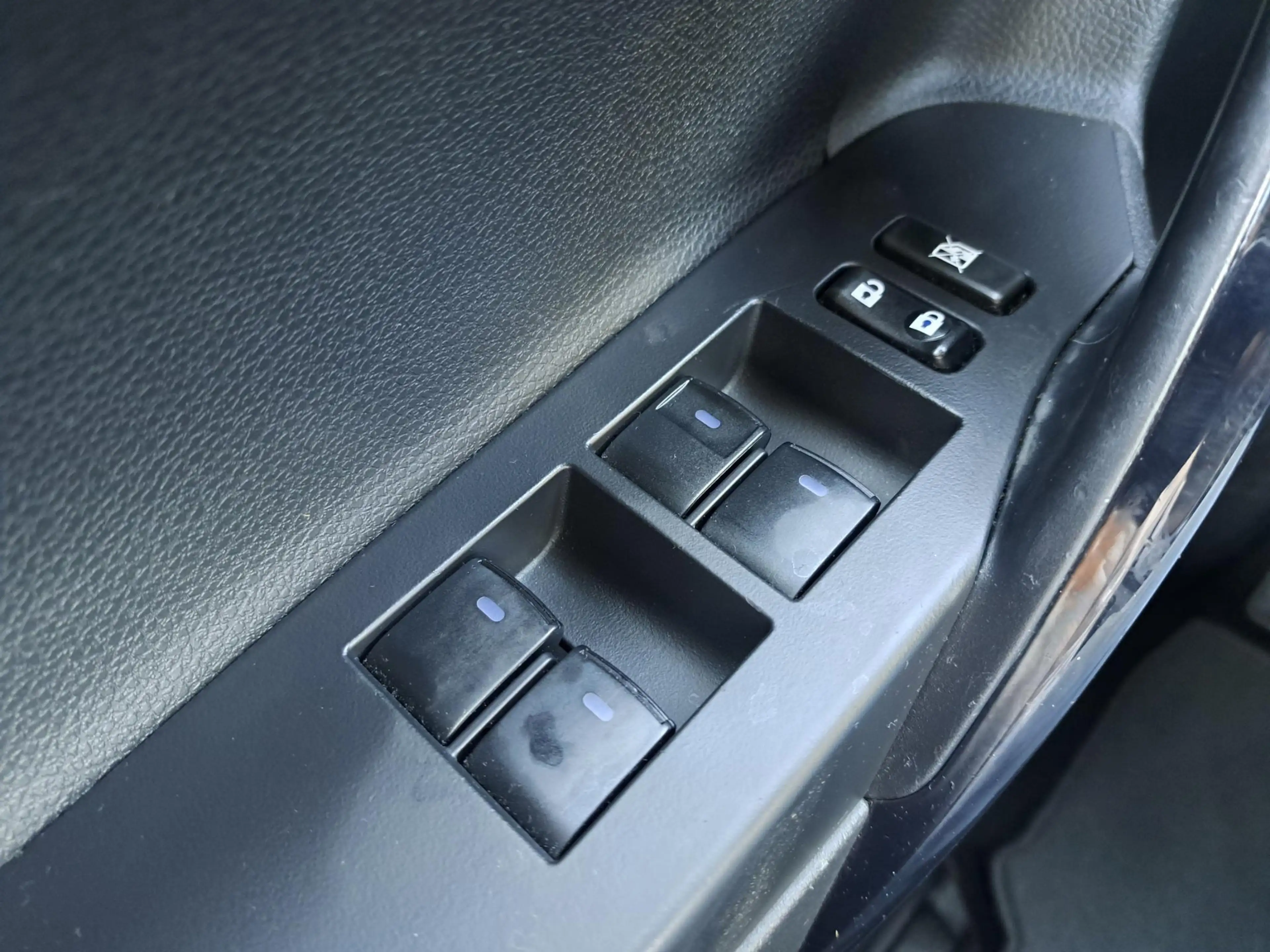 Toyota Auris 1.8 Hybrid Executive NETTE NL- AUTO LICHTMETAAL ME — photo 13