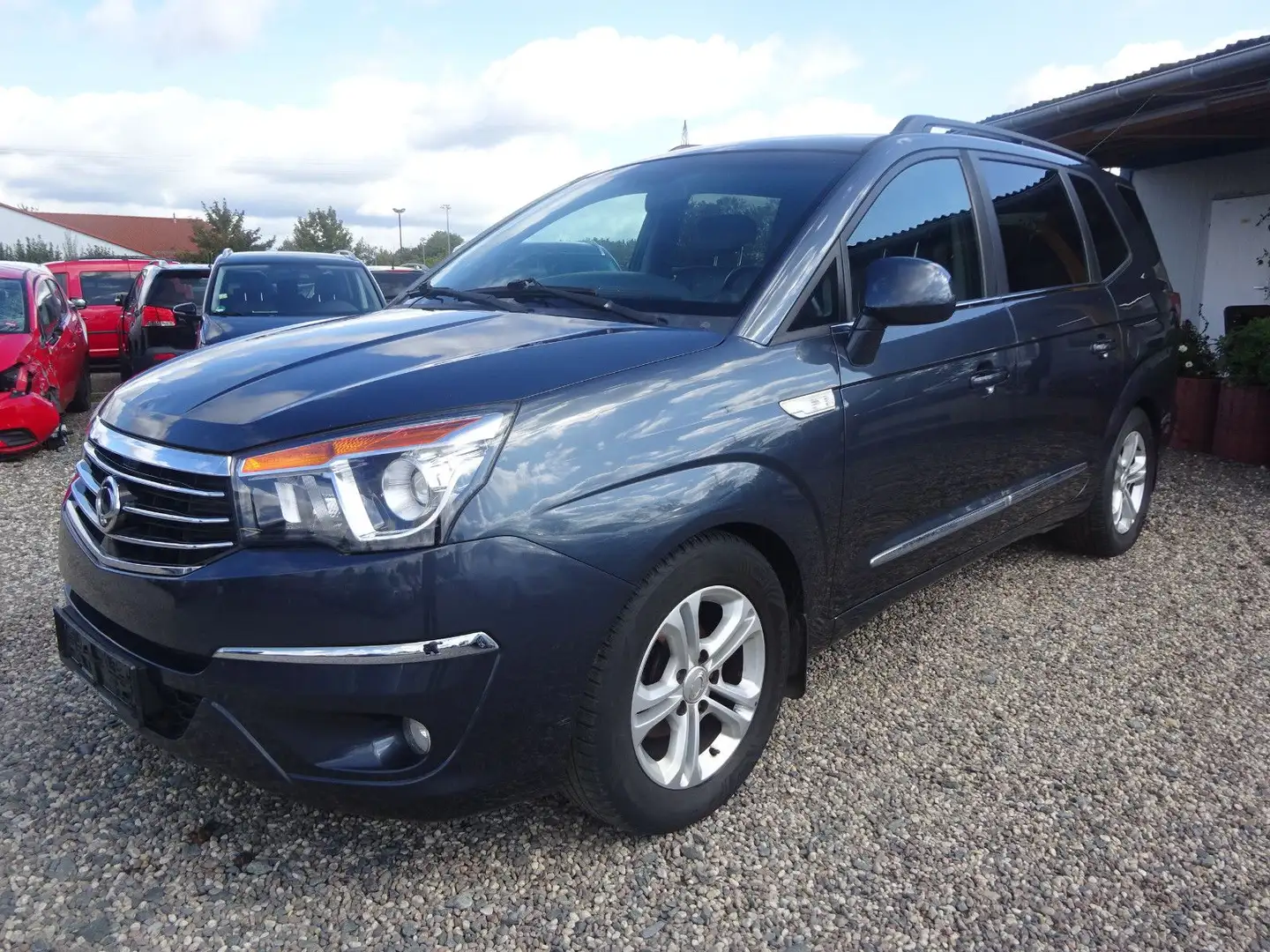 SsangYong Rodius 2.2 Diesel e-XDi 220 Quartz 2WD Automatik Grau - 1