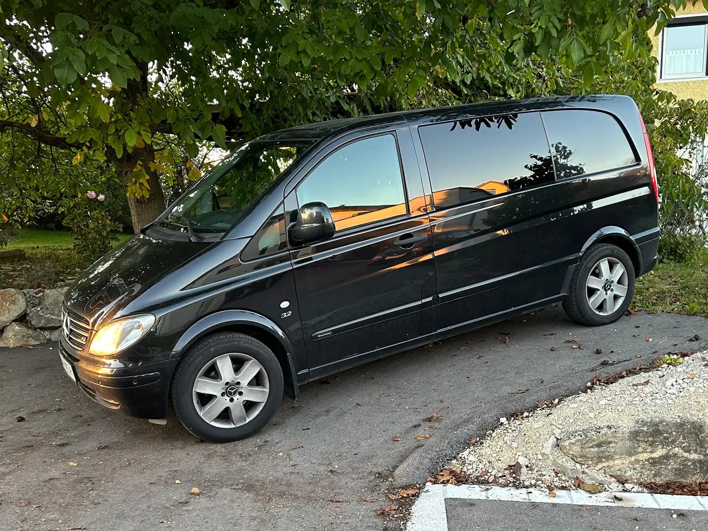 Mercedes-Benz Vito Vito 120 CDI kompakt Aut. Schwarz - 1