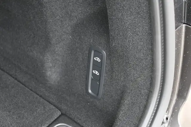 Volvo XC60 view 8