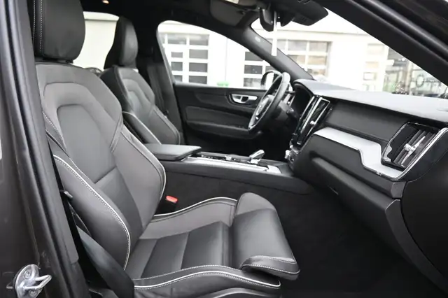 Volvo XC60 view 13