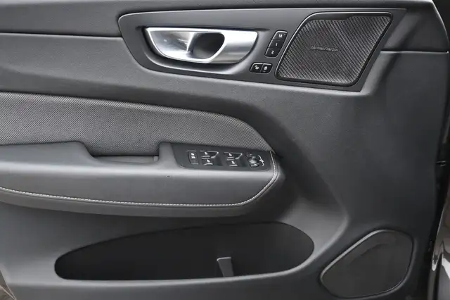 Volvo XC60 view 10