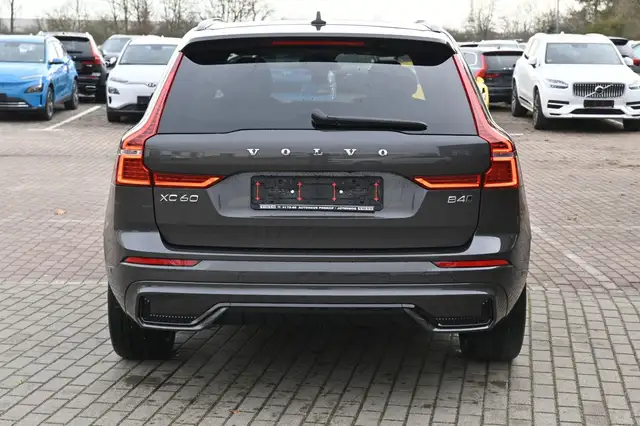 Volvo XC60 view 4