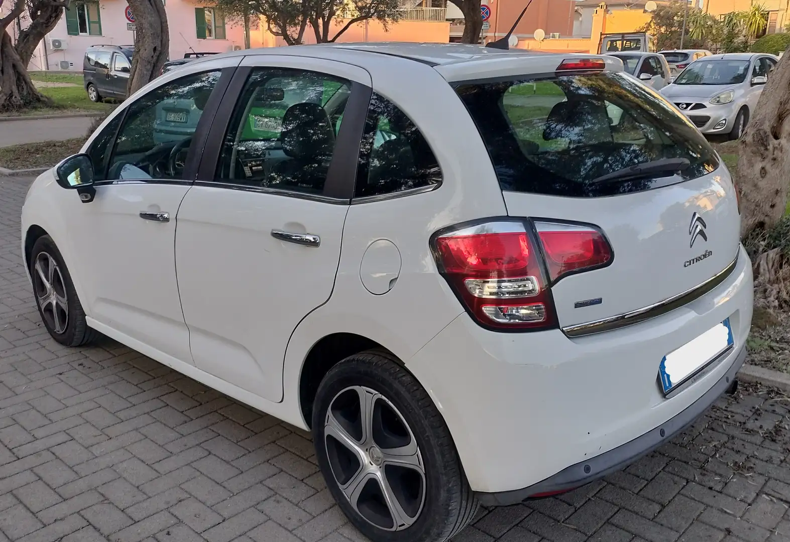 Citroen C3 C3 II 1.6 bluehdi Selection 75cv Bianco - 2