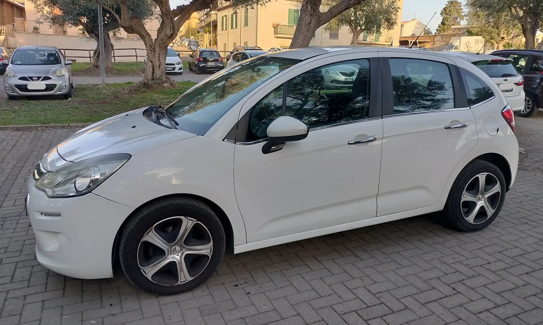 Citroen C3 C3 II 1.6 bluehdi Selection 75cv Bianco - 1