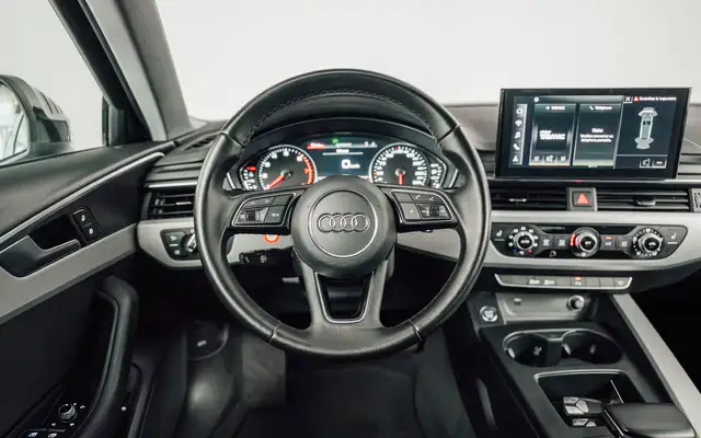 Audi A4 view 13