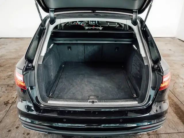 Audi A4 view 6