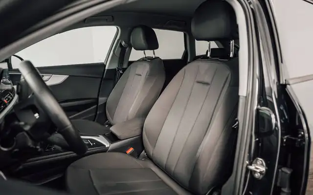 Audi A4 view 10