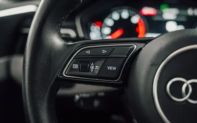 Audi A4 view 14
