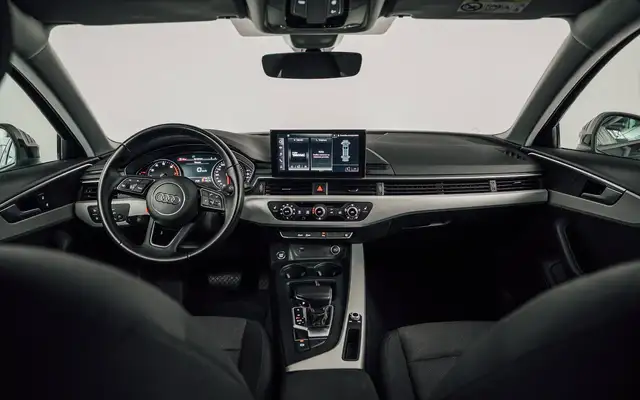 Audi A4 view 12