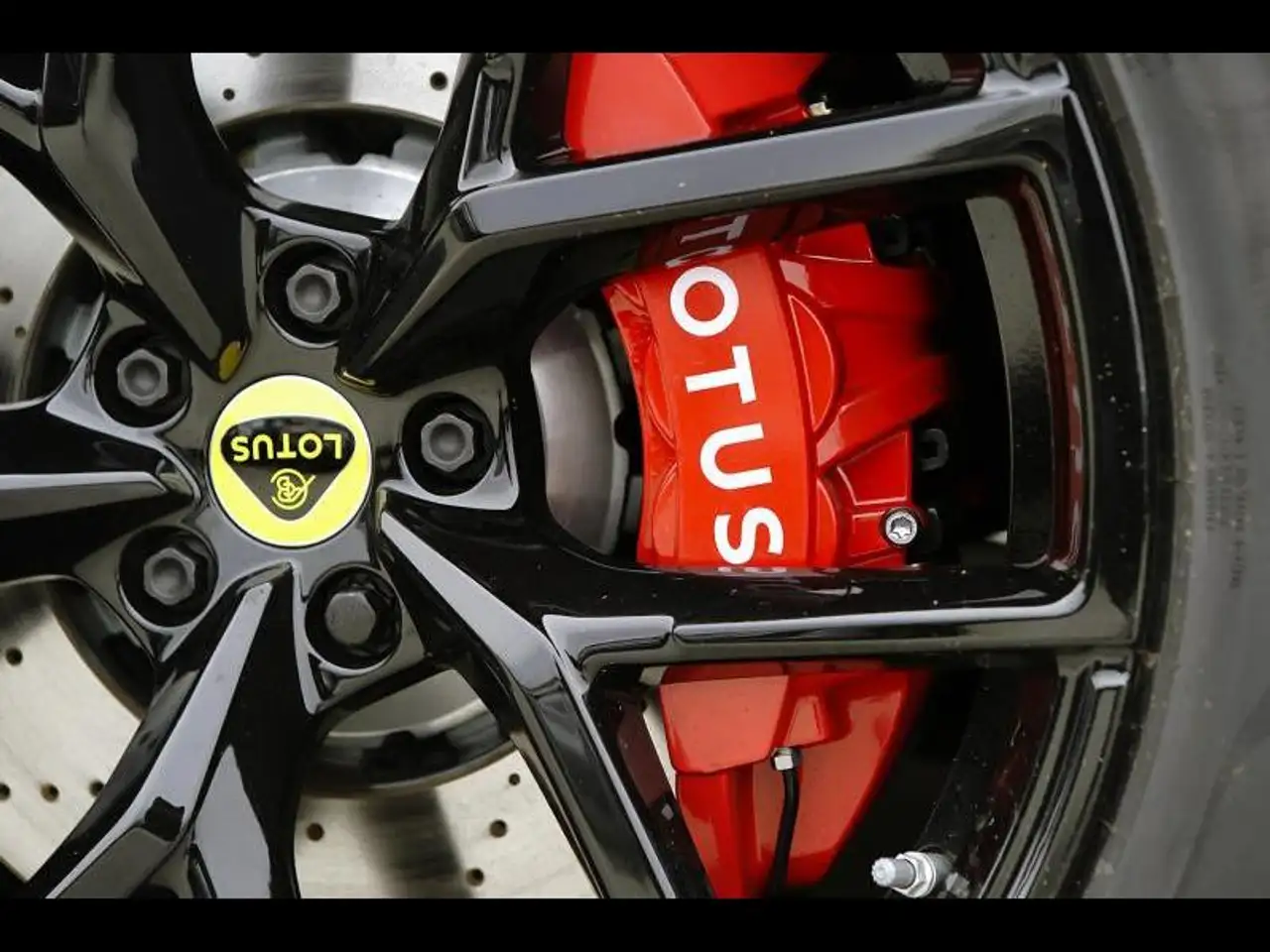 Lotus Eletre 2024 — фото 9
