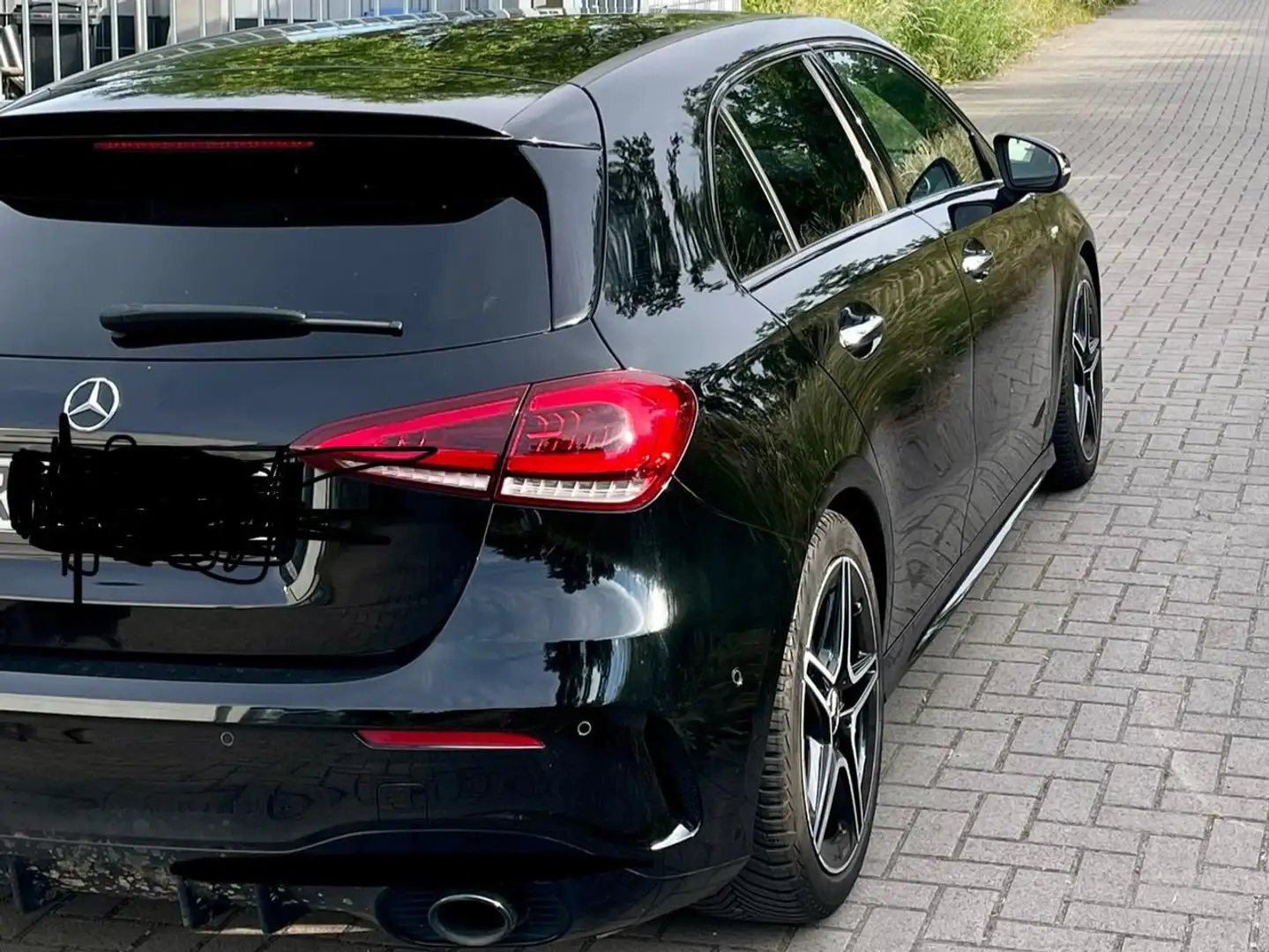 Mercedes-Benz A 35 AMG A-Klasse 4Matic Speedshift DCT 7G Schwarz - 2