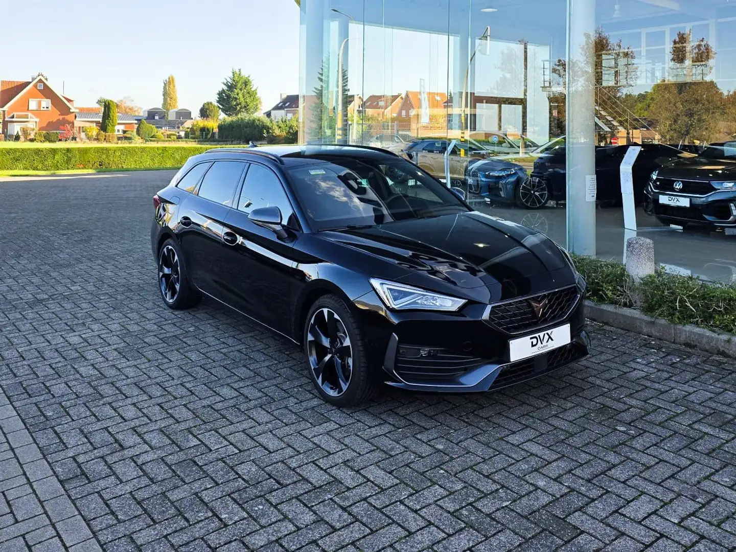 CUPRA Leon Sportstourer 1.4 e-Hybrid/Camera/Keyless/garantie Zwart - 1