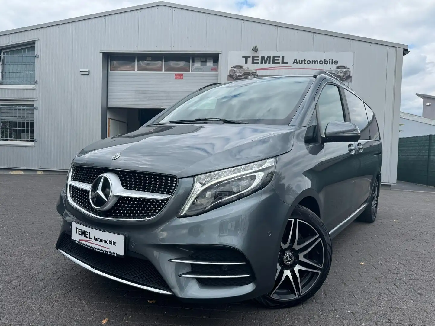 Mercedes-Benz V 250 d AMG LANG EDITION 7-Sitzer MBUX AHK Grau - 1